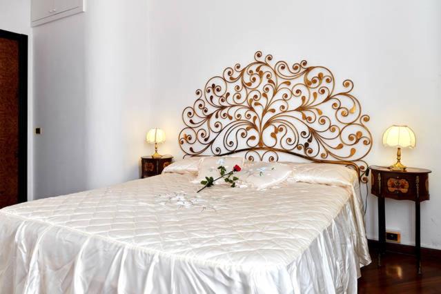 Villa Puccini Bed & Breakfast - Camera Deluxe con Bagno Privato Interno - 6