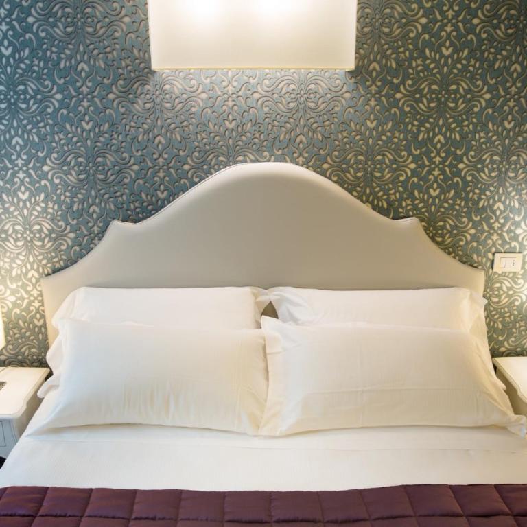 Hotel Montreal - Deluxe Junior Suite - 1