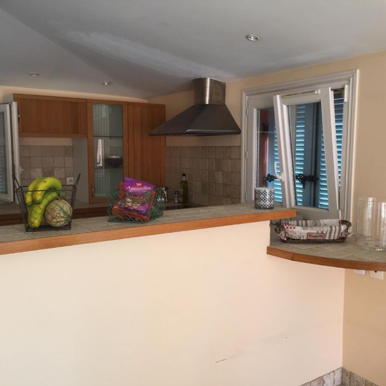 La tropezienne, Duplex 73 m2, 100 m du port, climatisation, grande terrasse - Apartment mit 3 Schlafzimmern - 45