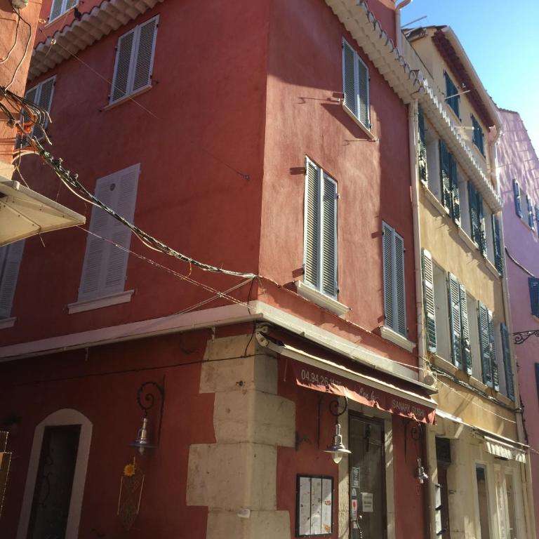 La tropezienne, Duplex 73 m2, 100 m du port, climatisation, grande terrasse - Apartment mit 3 Schlafzimmern - 20