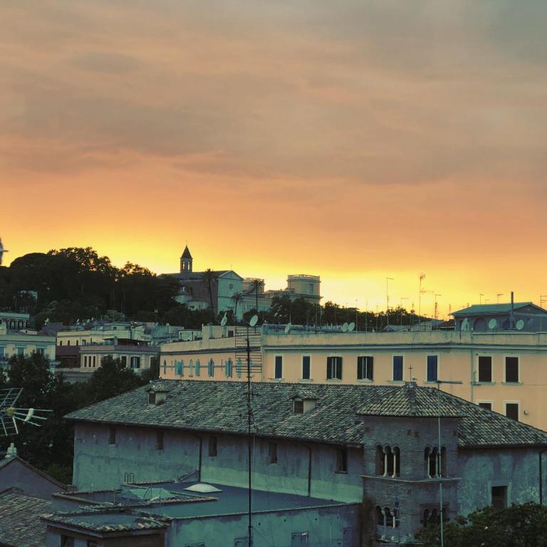 Top Floor Trastevere - Camera Matrimoniale con Balcone - 28
