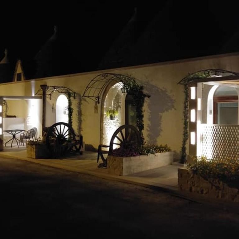 Bed and Breakfast Trulli San Leonardo - Camera Matrimoniale con Bagno Privato - 7