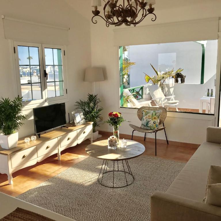 Blue Sky - Studio Apartment with Sea View - 4