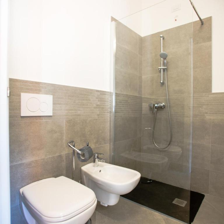 Suite Dreams in Verona - Camera Tripla con Terrazza - 13