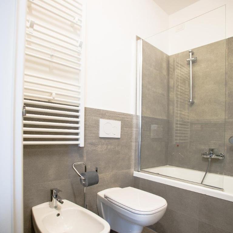 Suite Dreams in Verona - Camera Tripla con Vista Città - 4