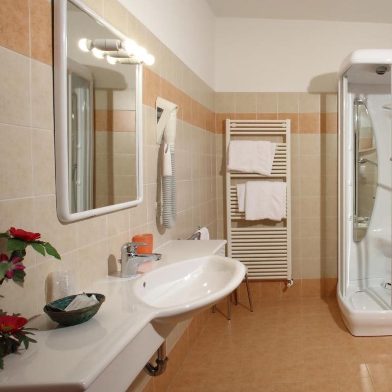 Hotel Zurigo - Camera Quadrupla Economy - 2