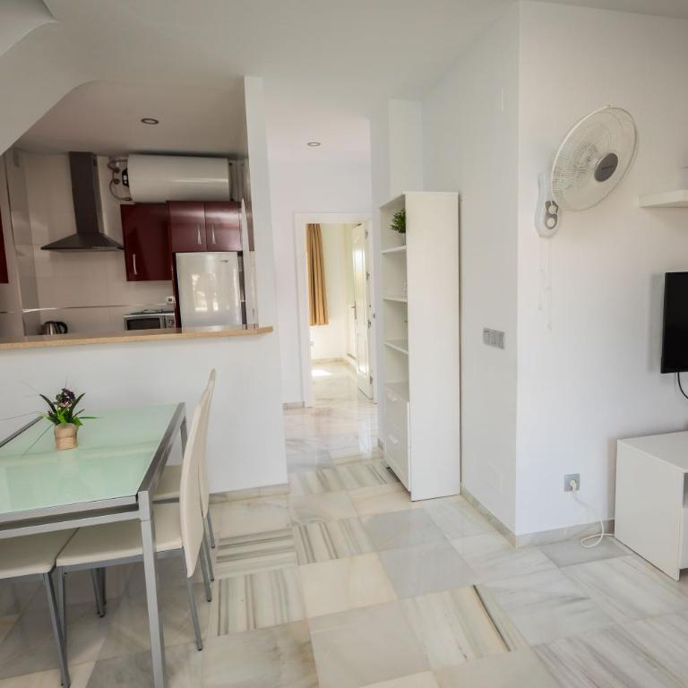 Apartamentos Las Rosas de Capistrano - Apartamento Dúplex de 3 dormitorios con vistas al jardín - 17