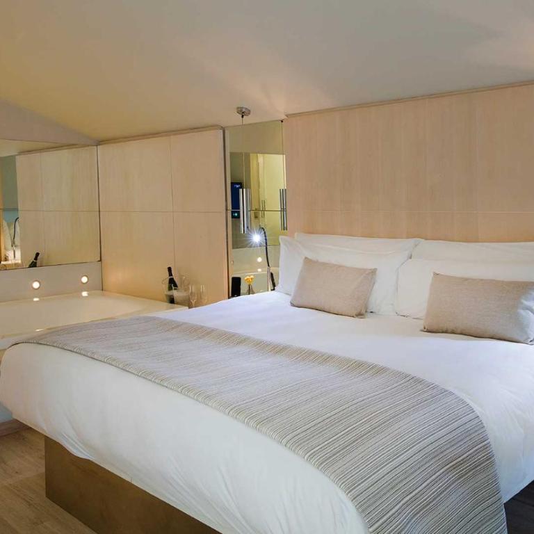 Cram Hotel - Suite with Terrace - 1