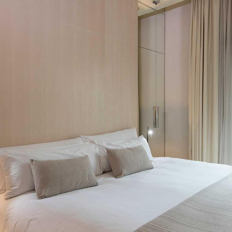 Cram Hotel - Deluxe Double Room - 8