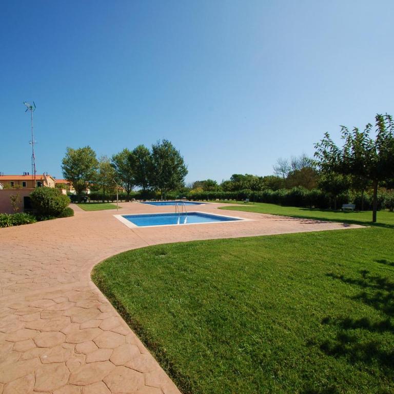 Daró 3DB115 Mas Pinell - Three-Bedroom House - 2