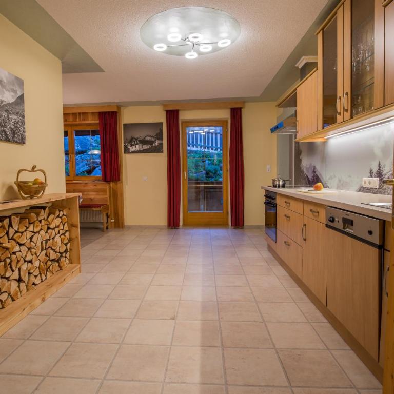 Haus Alpenkönig Exclusive Apartments near Stubai Glacier - Apartment mit 3 Schlafzimmern und Balkon - 46