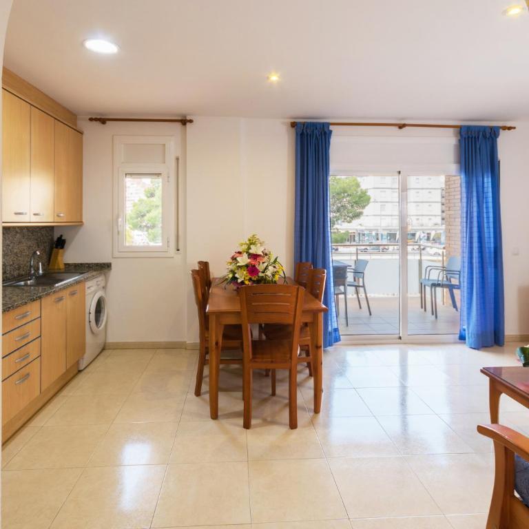 InmoSantos Apartamentos Daniel - Two-Bedroom Apartment with Pool View - 35