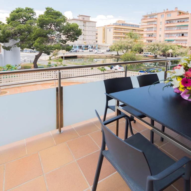 InmoSantos Apartamentos Daniel - Two-Bedroom Apartment with Pool View - 37