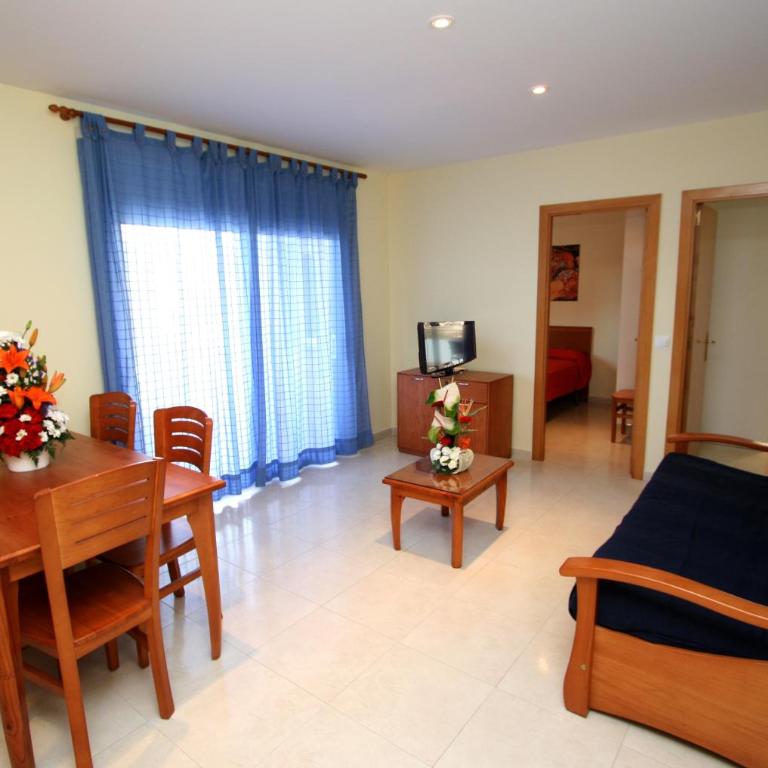 InmoSantos Apartamentos Daniel - Two-Bedroom Apartment with Pool View - 26