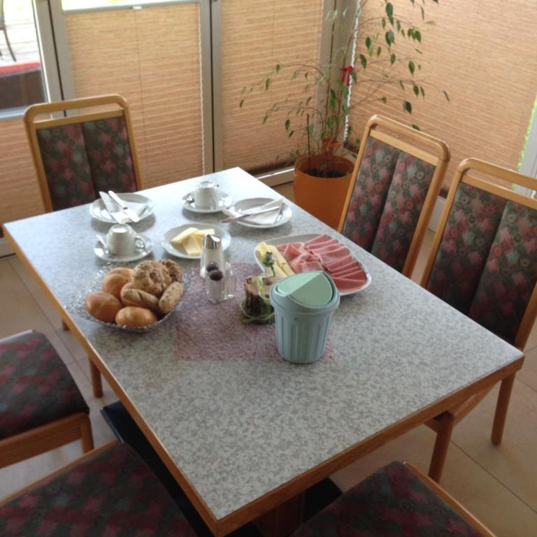 Frühstücks-Radpension Taurer-Thoman - Doppelzimmer mit Balkon - 5