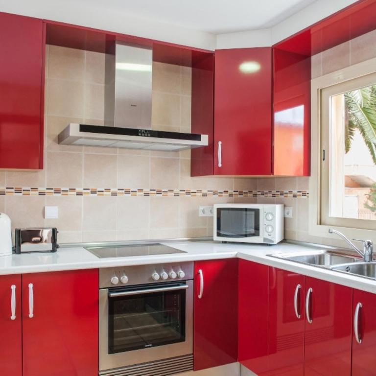 Pereta - Three-Bedroom House - 13