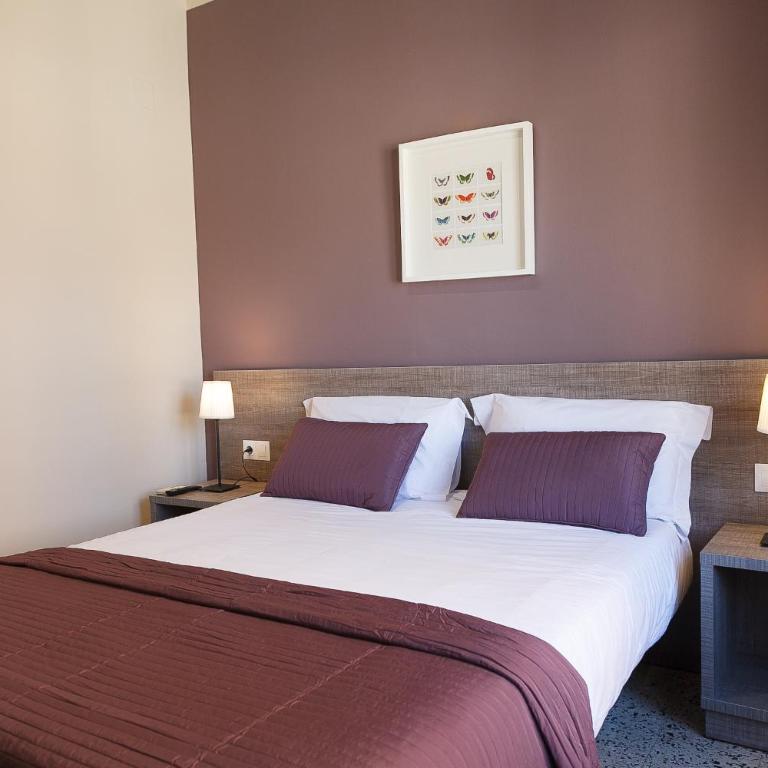 Hostal Fonda Montserrat - Habitación Doble Estándar con baño privado - 6