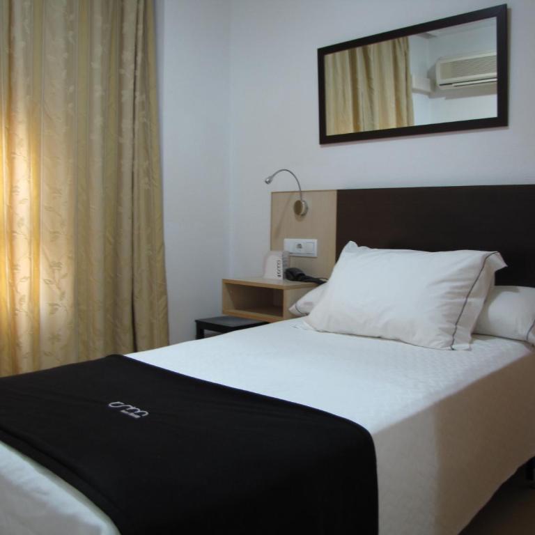 Hotel Room - Habitación Individual - 2