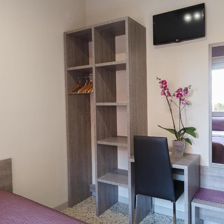 Hostal Fonda Montserrat - Habitación Doble con baño privado - 2 camas - 2