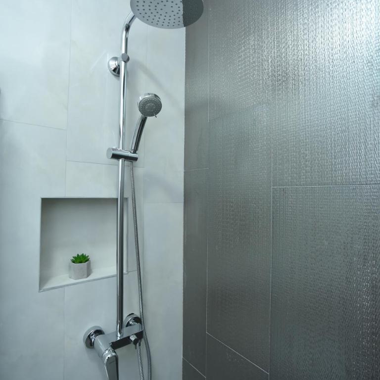 Apartments 110 in Budva - Deluxe Double or Twin Room - 7