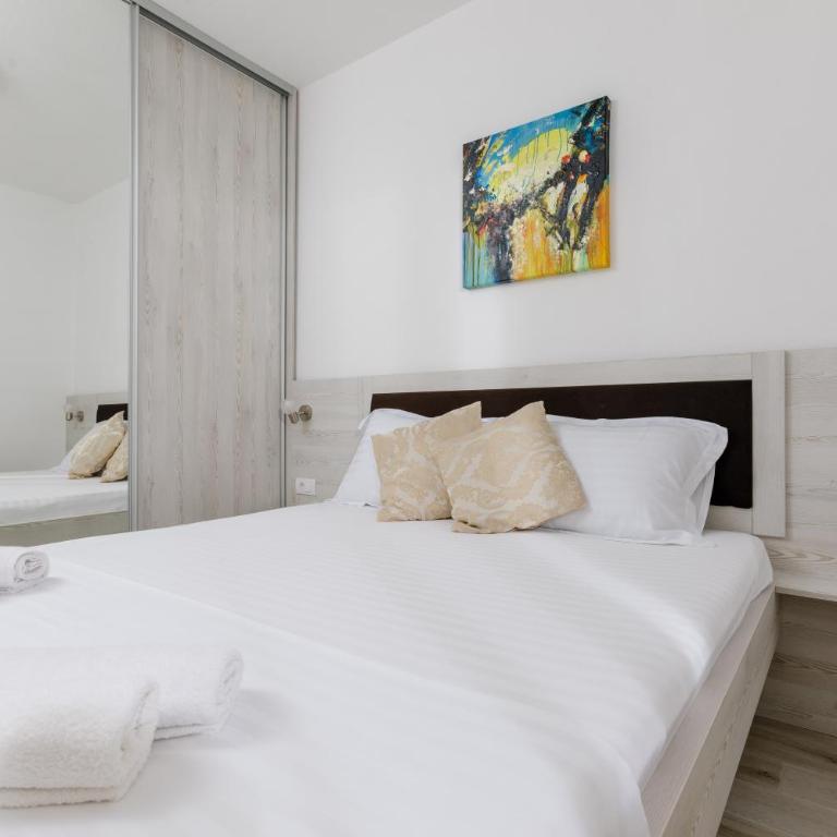 Apartmani Mia - Apartman sa Balkonom - 13