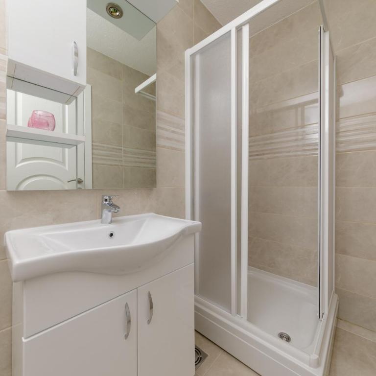 Apartmani Mia - Apartman sa Balkonom - 18