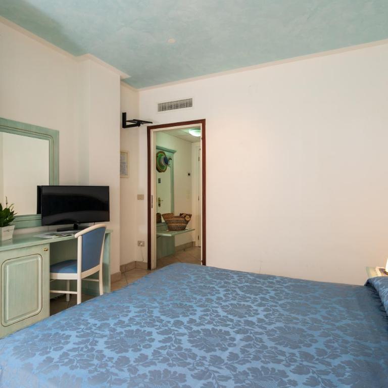 Hotel Elpiro - Camera Matrimoniale con Balcone - 3