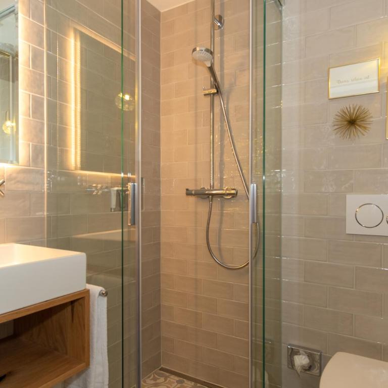 Hotel Edelweiss - Superior Doppelzimmer mit Balkon - 8