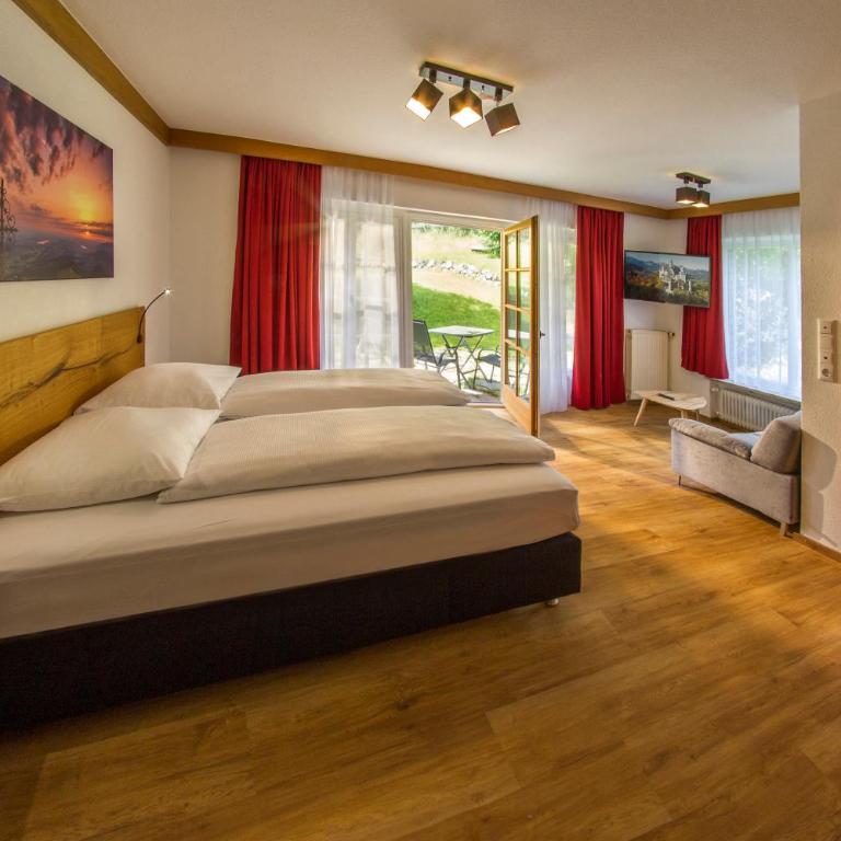 Appartement-Hotel-Allgayer - Doppelzimmer mit Balkon - 2