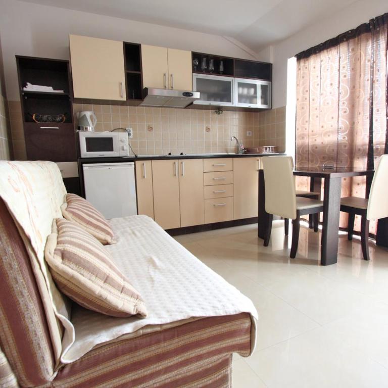 Apartmani Irena - Queen Suite with Sea View - 2