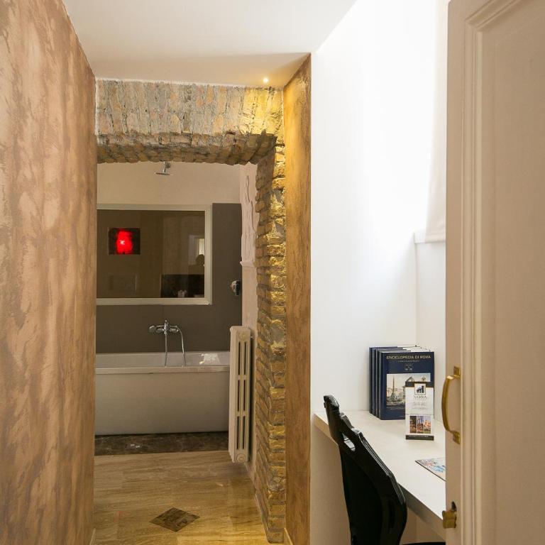 Nerva Accommodation Cavour - Camera Matrimoniale Deluxe con Vasca - 1