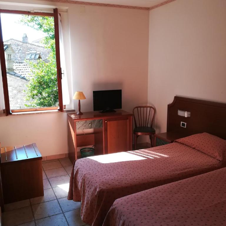 Hotel San Pietro - Camera Doppia con Letti Singoli - 1