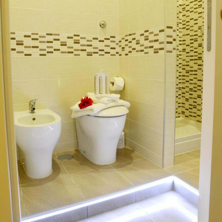 Vic' Street B&B - Camera Matrimoniale con Bagno Privato - 5