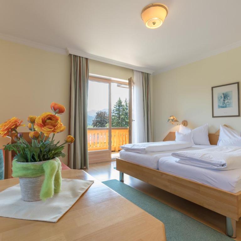 Landhotel Häuserl im Wald - Doppelzimmer mit Balkon - 6