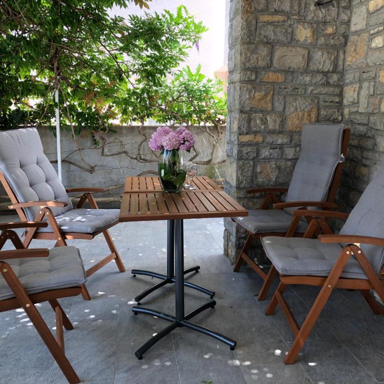 Three Palms Apartments Novakovic - Apartment with Terrace - 3