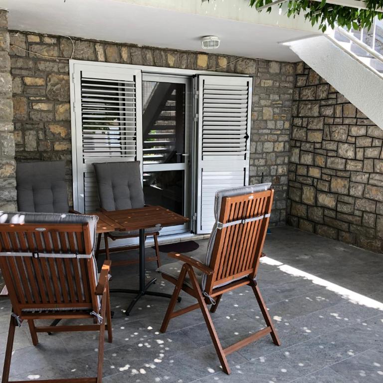 Three Palms Apartments Novakovic - Apartment with Terrace - 5