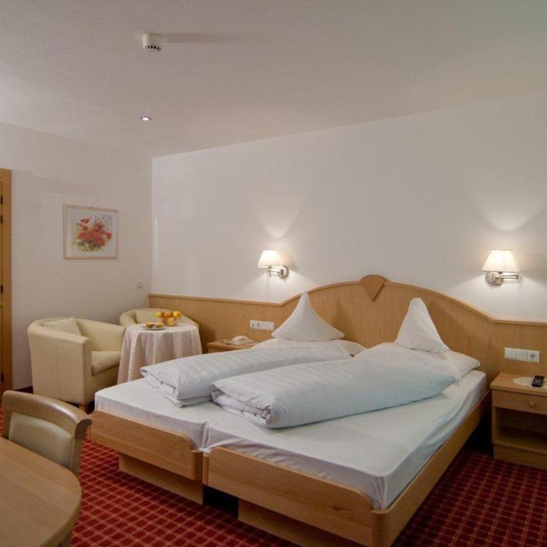 Hotel Flora - Habitación Doble con balcón - 2