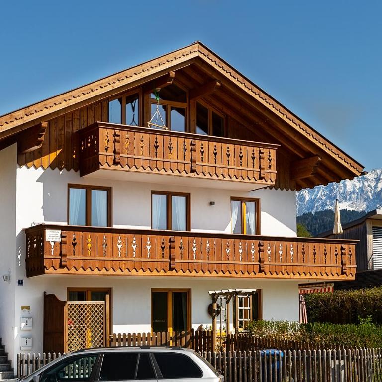 Ferienwohnung Wetterstein - Apartment mit 2 Schlafzimmern - 2