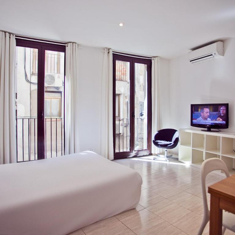 Ramblas Apartments - Four-Bedroom Four Bathroom Apartment - 18