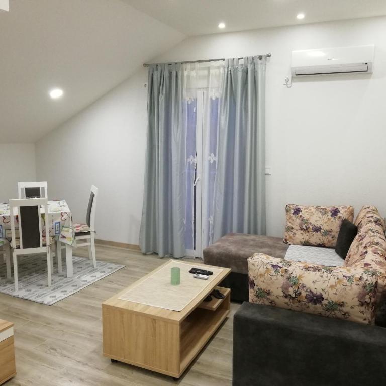 Apartmani Beljkas - One-Bedroom Apartment with Sea View and Balcony - 9