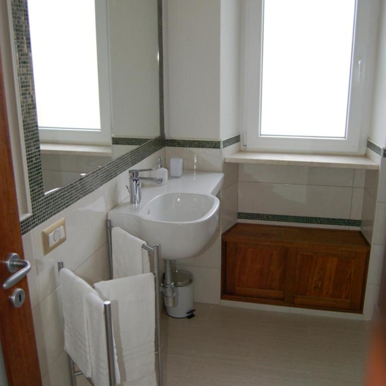 Manzoni Suite - Double or Twin Room with Private Bathroom - 3