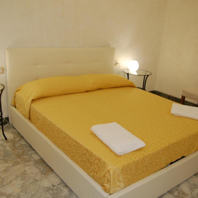 Manzoni Suite - Double Room with Private Bathroom - 14