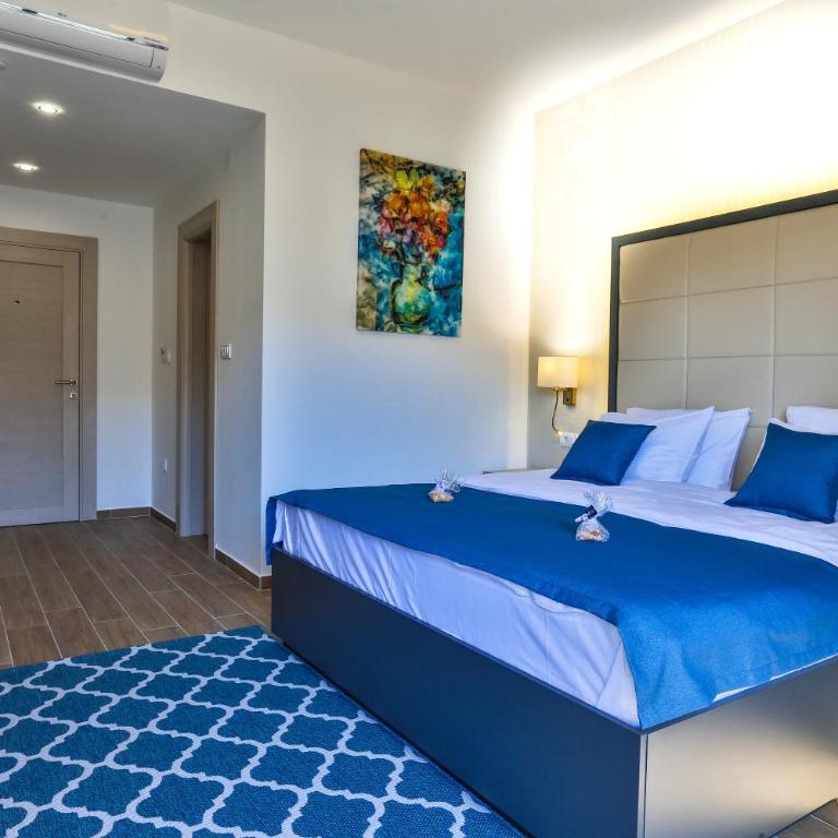 Hotel Harmony by Aycon - Standard Double Room with Pool view - 4