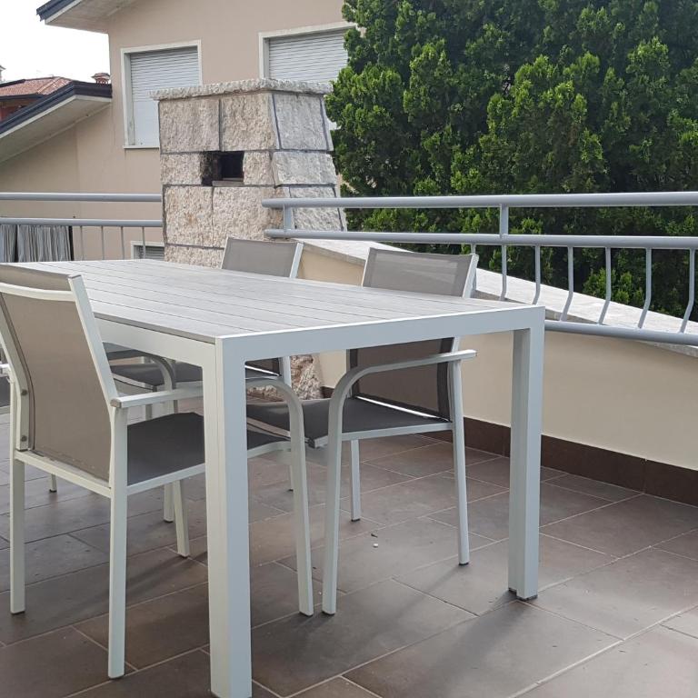 Casa Savoia - Appartamento con 1 Camera da Letto, Terrazza e Vista Lago - 5