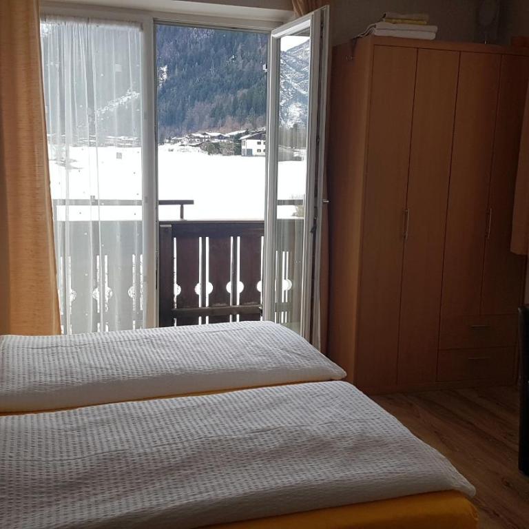 Appartement Weissbacher - Big Two-Bedroom Apartment with Balcony and Mountain View - 15