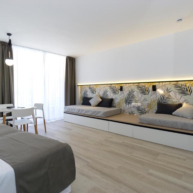 Medplaya Hotel Calypso - Habitación Familiar Superior (2 adultos + 2 niños) - 10