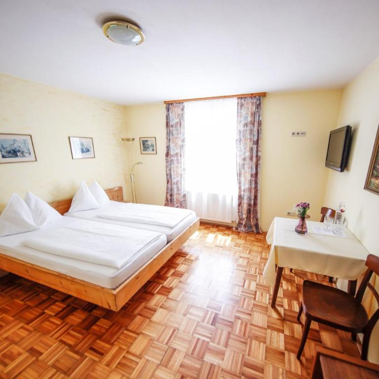 Hotel Lehenerhof - Doppelzimmer zur Einzelnutzung mit Straßenblick - 3