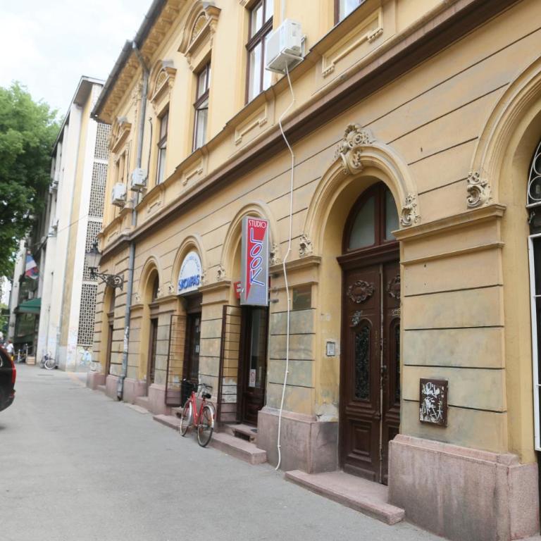 Apartman Centar 2 - Apartment - 17