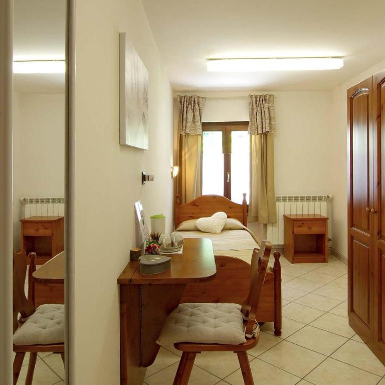Ostello Ou Crierel - Habitación Doble con baño compartido - 2 camas - 4