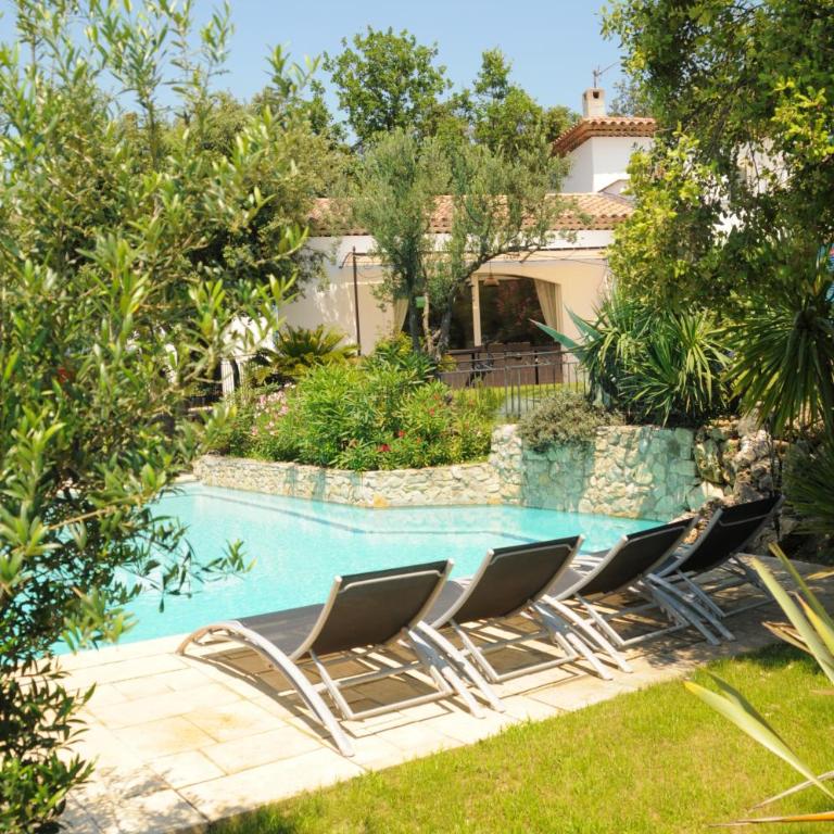 Villa Oïa - Chambre Double - Vue sur Piscine - 9